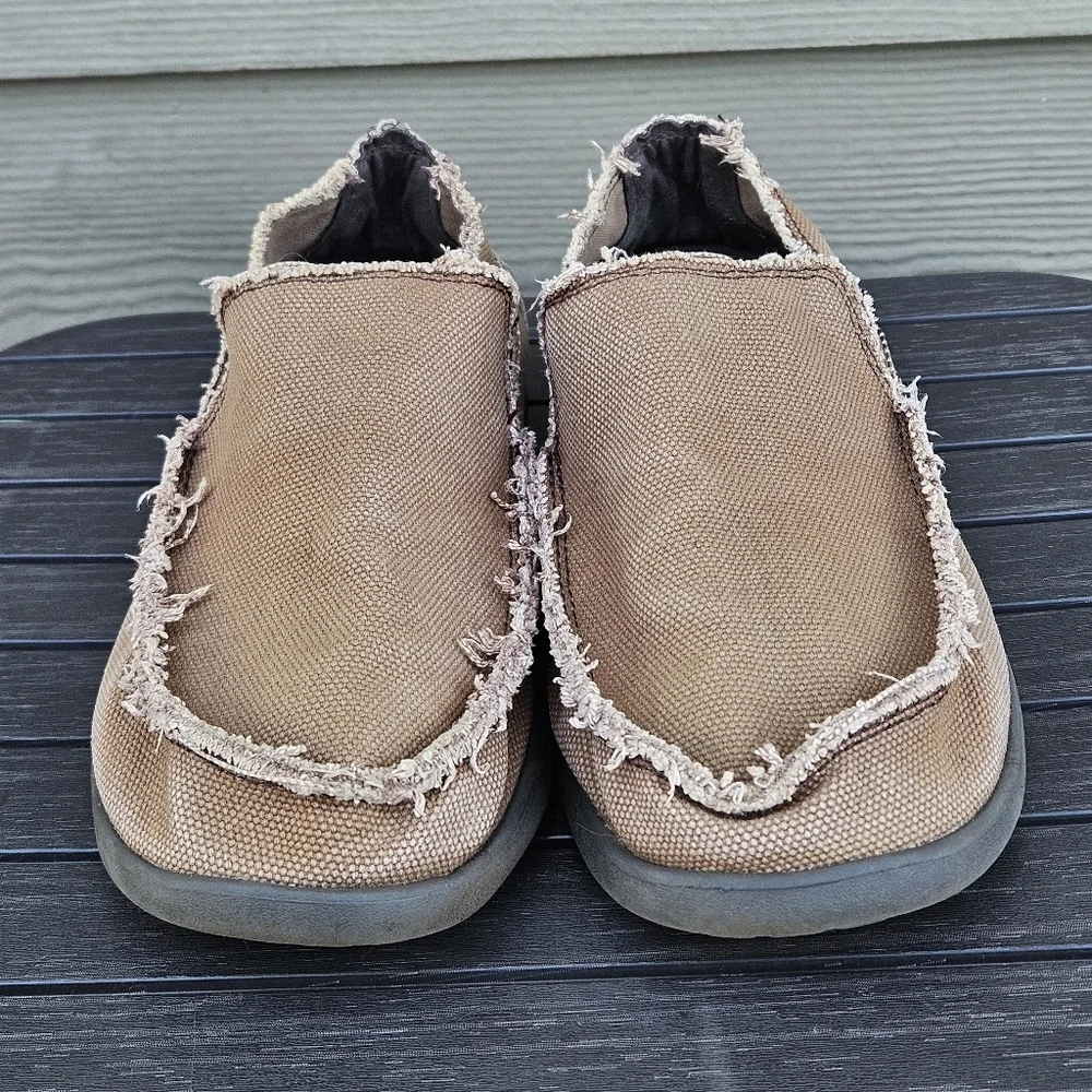 CROCS Men's Santa Cruz Loafer Size 8 Tan Canvas Frayed Edge Shoe Triple Comfort